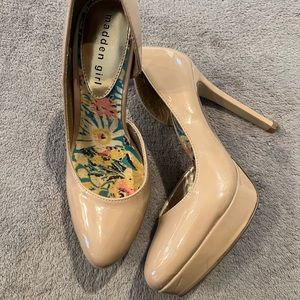 💫 Madden Girl - Beige Heels